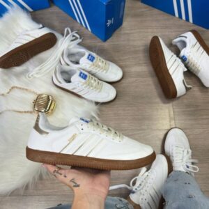 AD Samba branco e dourado