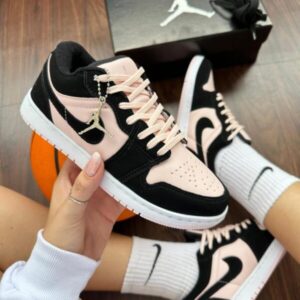 Jordan Low Pro Preto Rosa