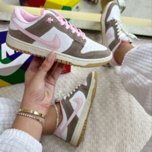 Dunk SB Branco Rosa