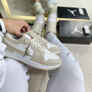 Jordan Low Bege Branco